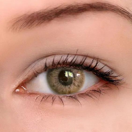 Lentes de Contacto Taylor Brown - Hazel Vikeesy