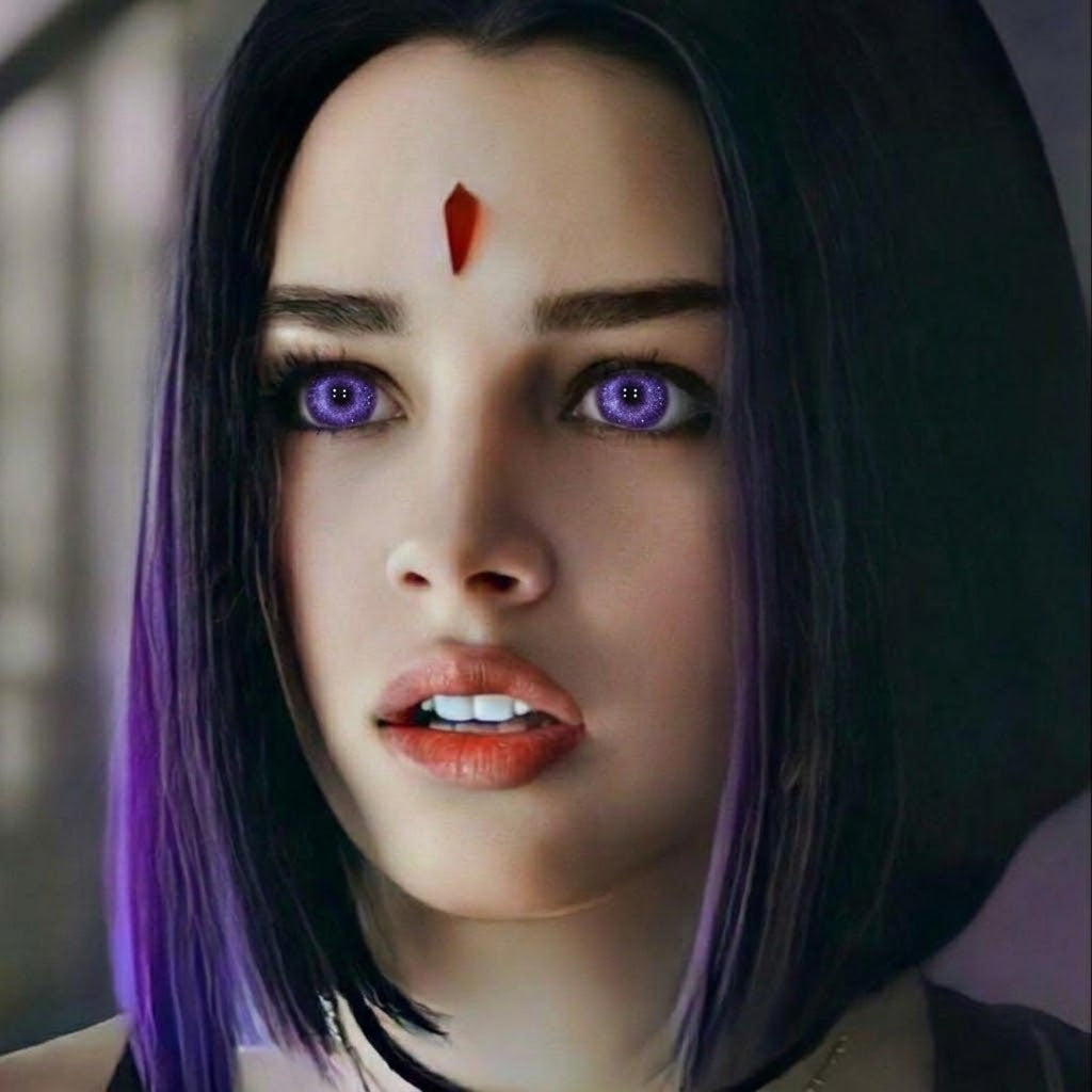 Lentes de Contacto Koi Purple en un look de cosplay inspirado en Raven
